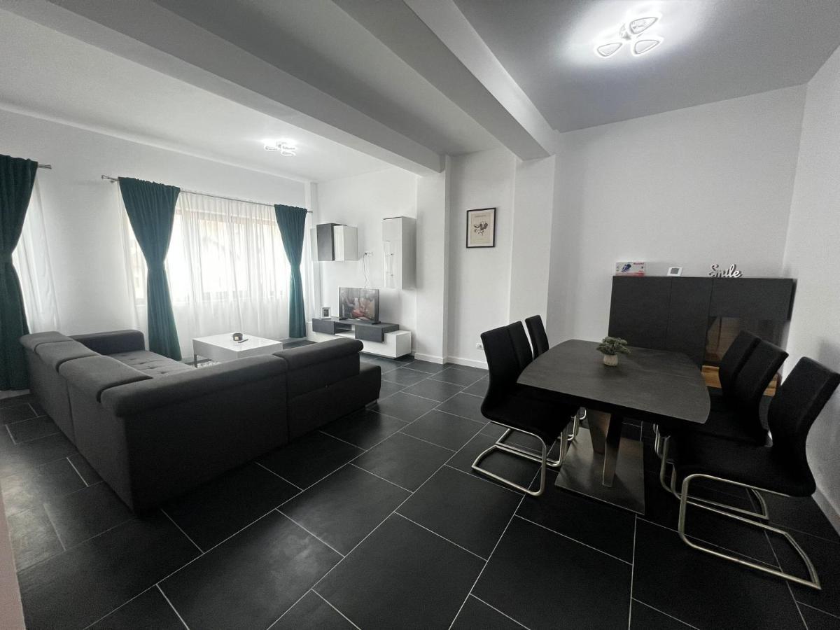 Luxury Cozy Apartments - City Center Suczawa Zewnętrze zdjęcie