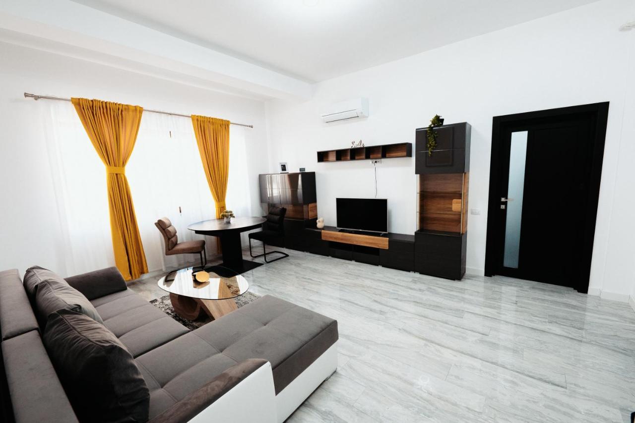 Luxury Cozy Apartments - City Center Suczawa Zewnętrze zdjęcie
