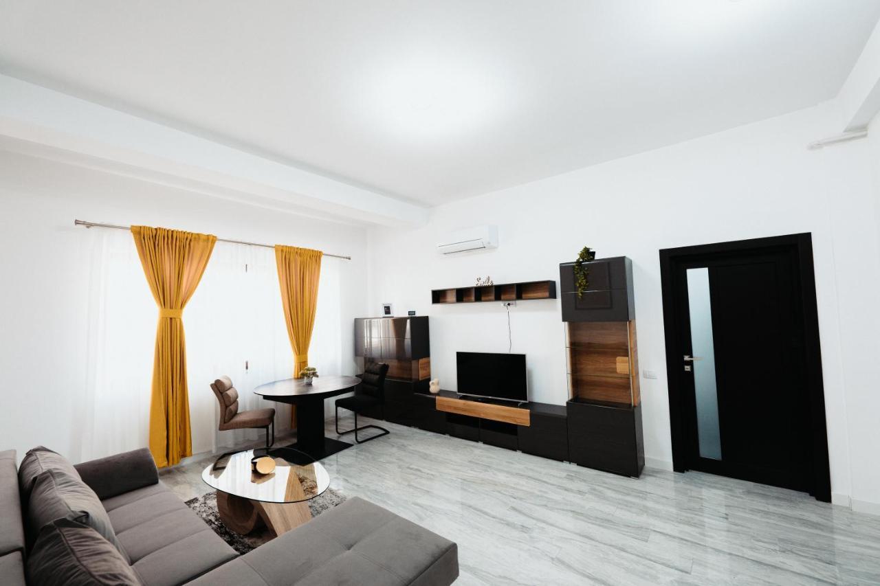 Luxury Cozy Apartments - City Center Suczawa Zewnętrze zdjęcie