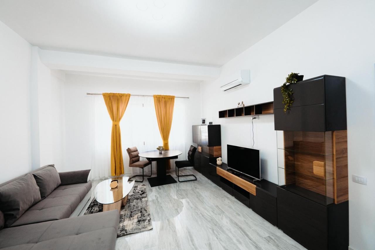 Luxury Cozy Apartments - City Center Suczawa Zewnętrze zdjęcie