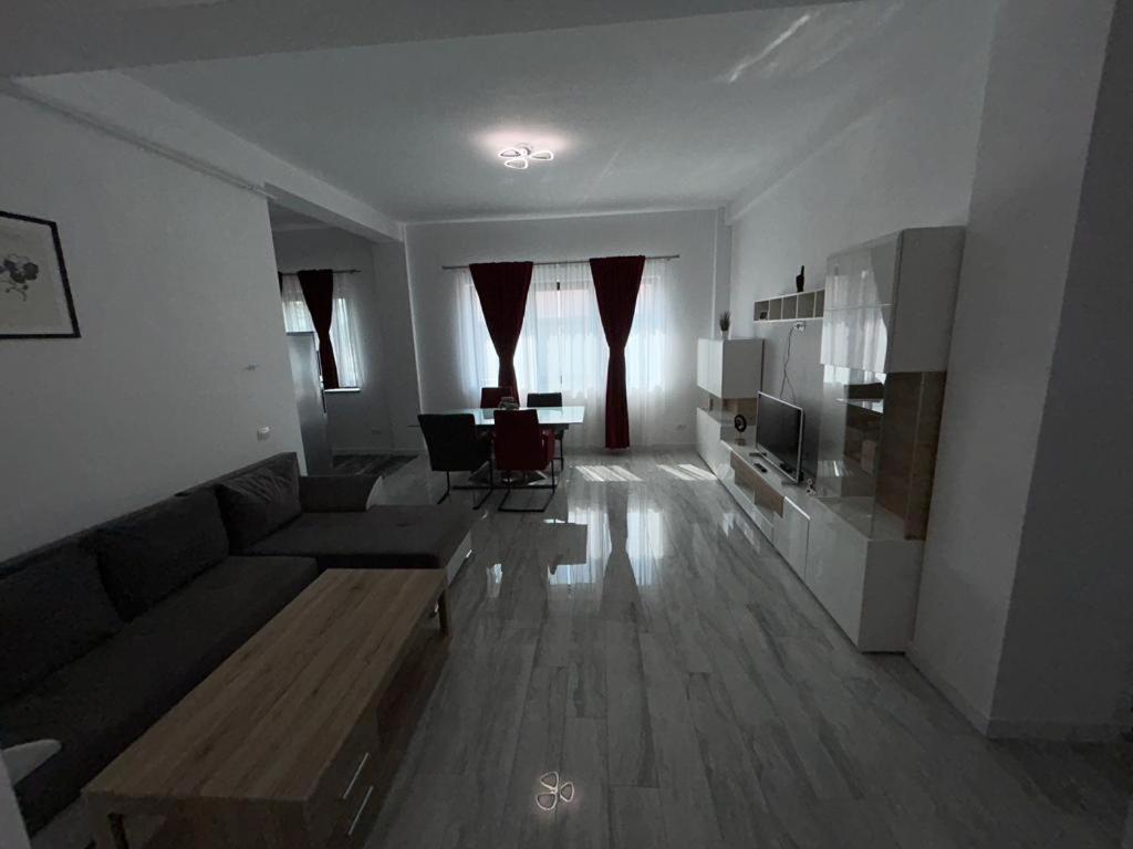 Luxury Cozy Apartments - City Center Suczawa Zewnętrze zdjęcie